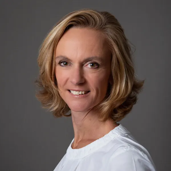 Claire Robertson